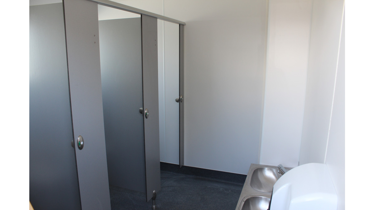 KerMac K-CDF Compact toilet partitions and Permanent K-Wall Lining systems, Bucklands Beach Primary School.