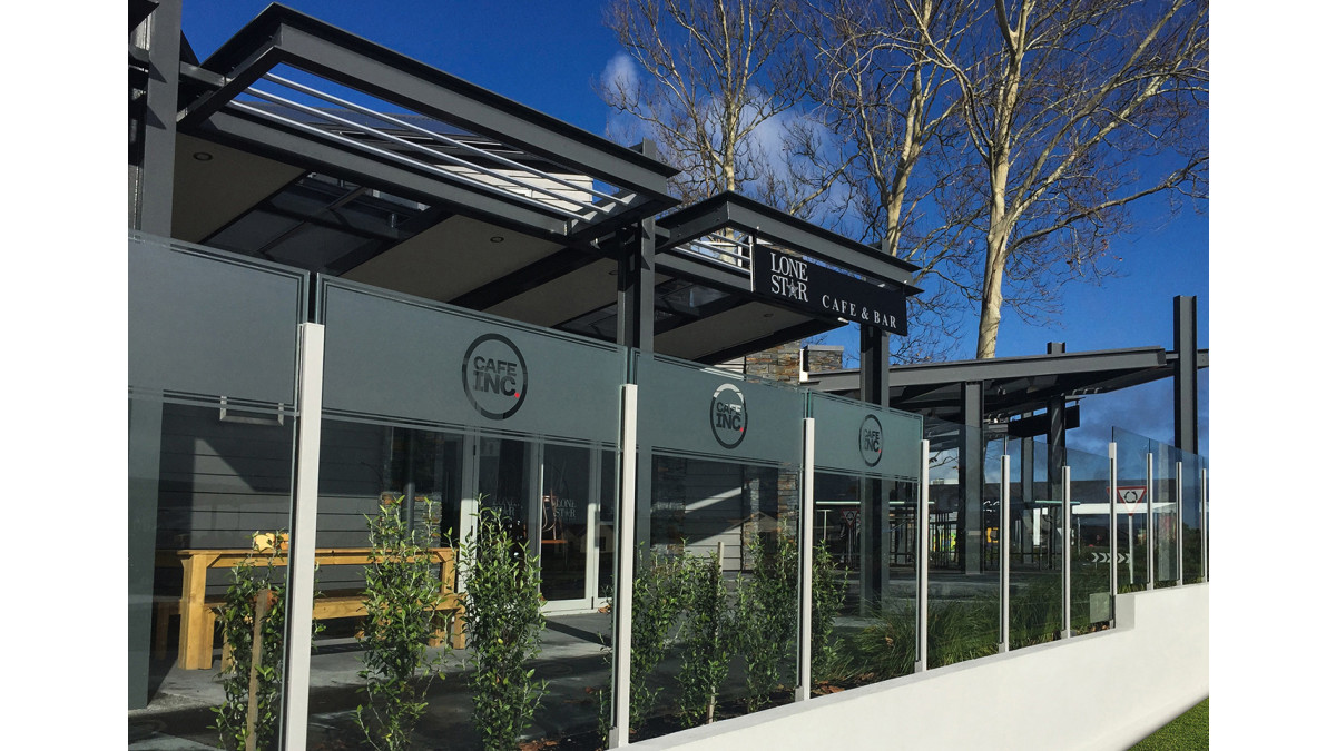 Clearview balustrade and 150mm louvres look great in this retail project.