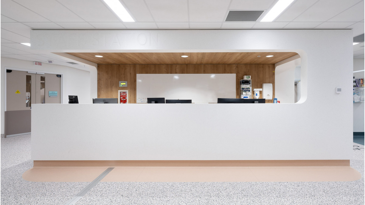 Staff station, wall cladding — Staron Solid Surface