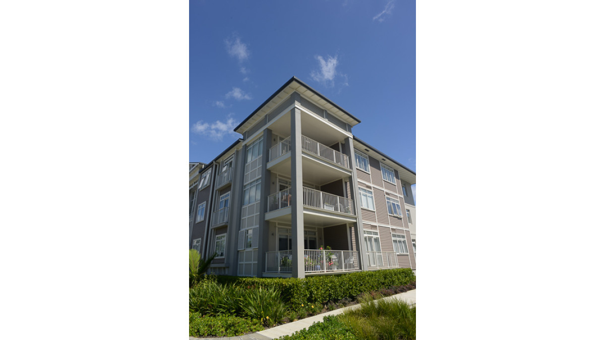 Kensington   Skyrail A Series  Standard baluster with top mount post and Sienna top rail