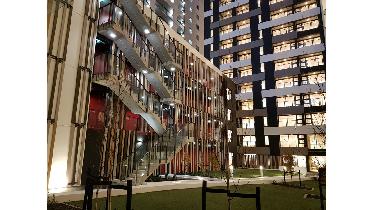 Dr, Queens Square 2