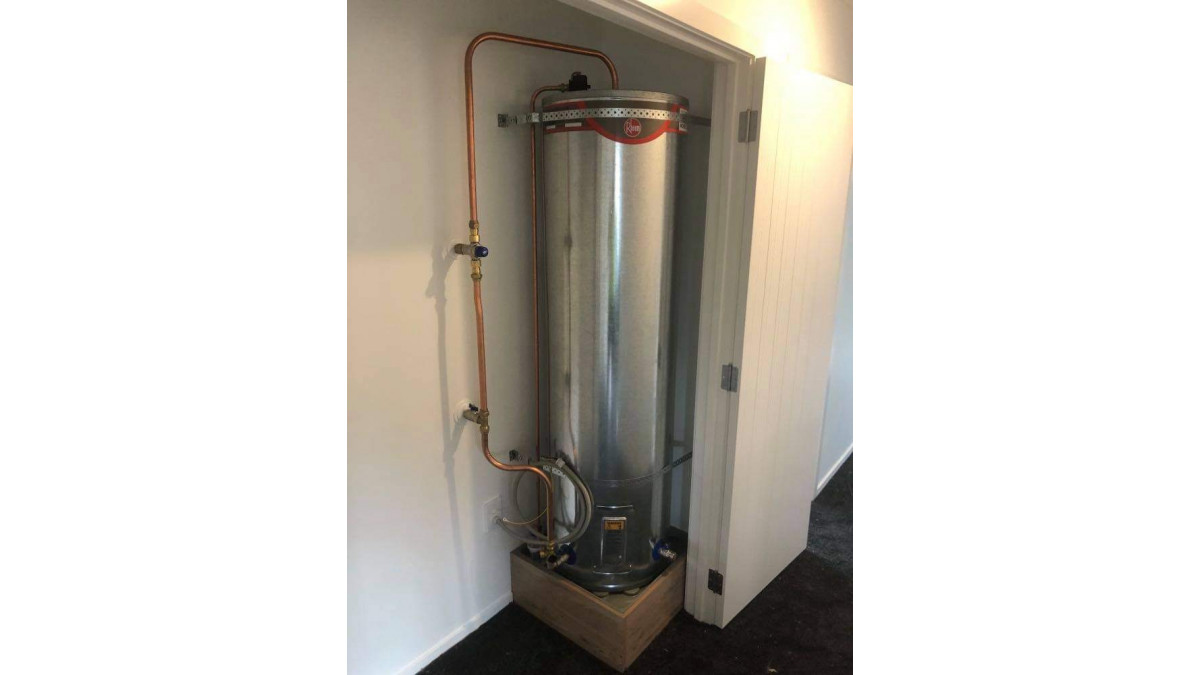 Fully installed unit and cylinder