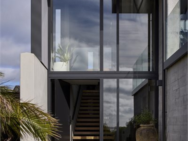 The AGP System® with Solux Ultra® Low-E Double Glazing