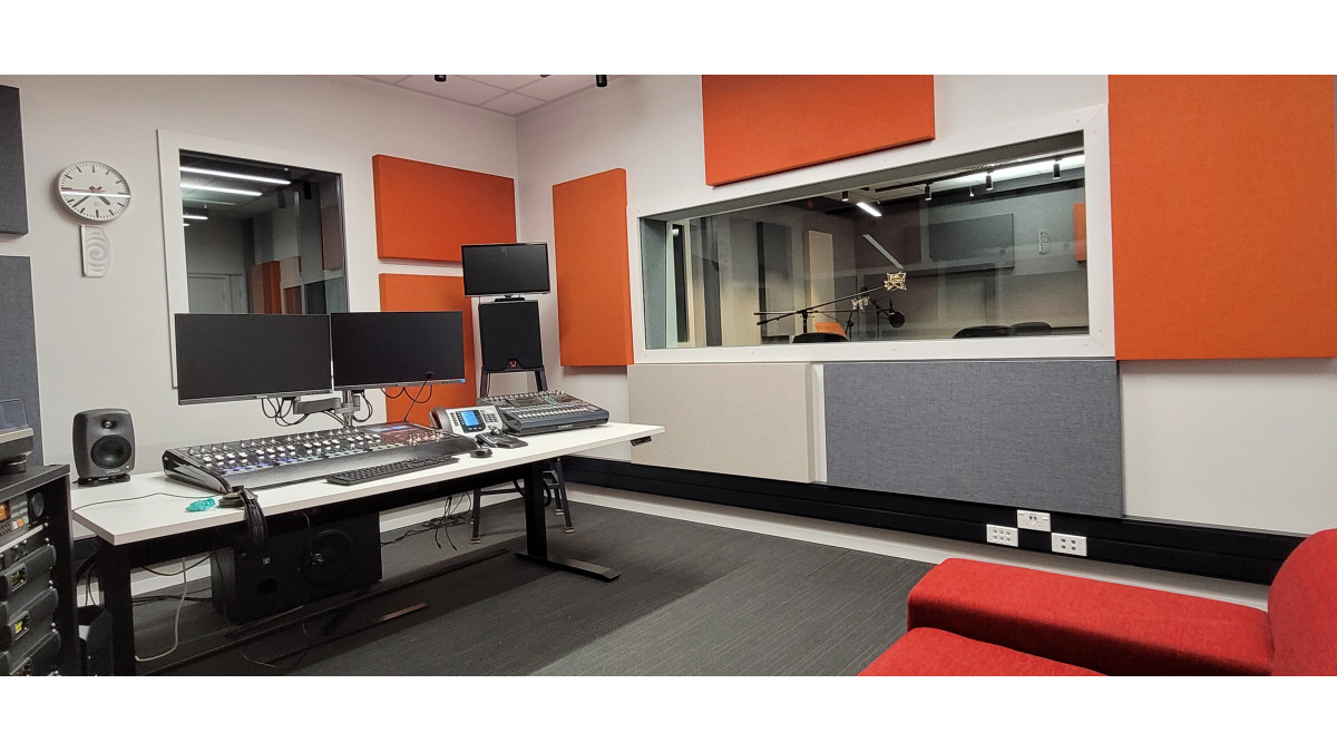 Asona Fabwall RNZ Control room 2