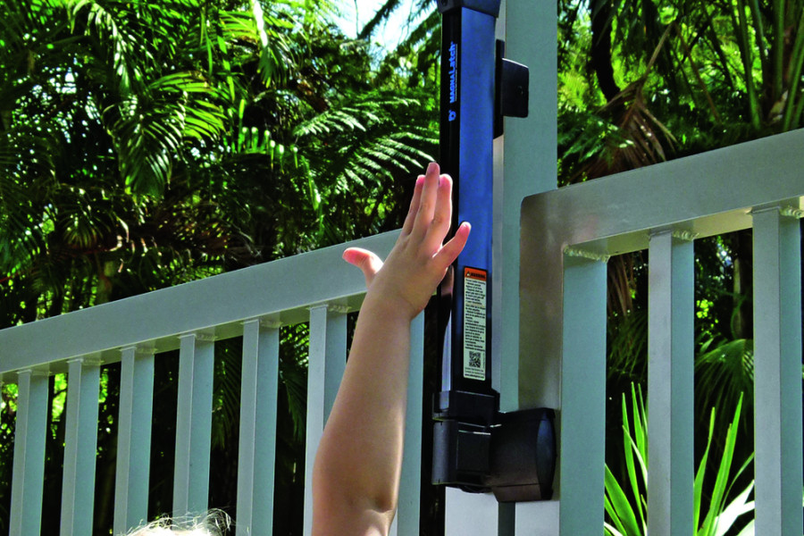 D&D Technologies MagnaLatch® Series 3 Top Pull Pool Gate Latch