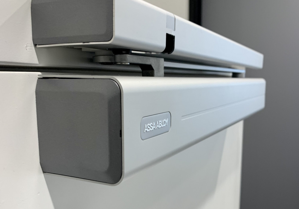 ASSA ABLOY DC700G-CM Close-Motion Door Closer 