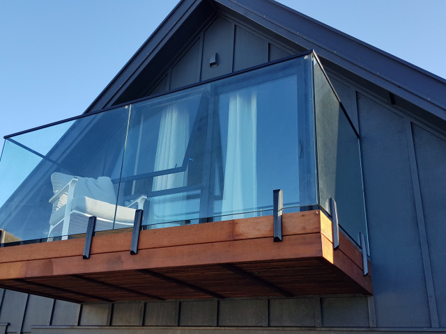 Kaweka Balustrade and Pool Fence Friction Spigot System