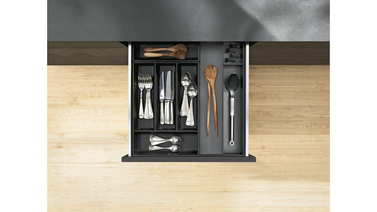 Blum NZ AMBIA LINE LEGRABOX steeldesign cutlery2