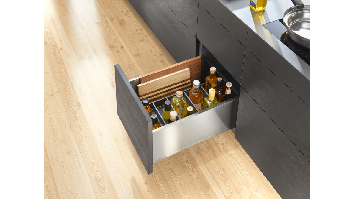 Blum NZ AMBIA LINE LEGRABOX organised oils bottles boards stainlesssteel