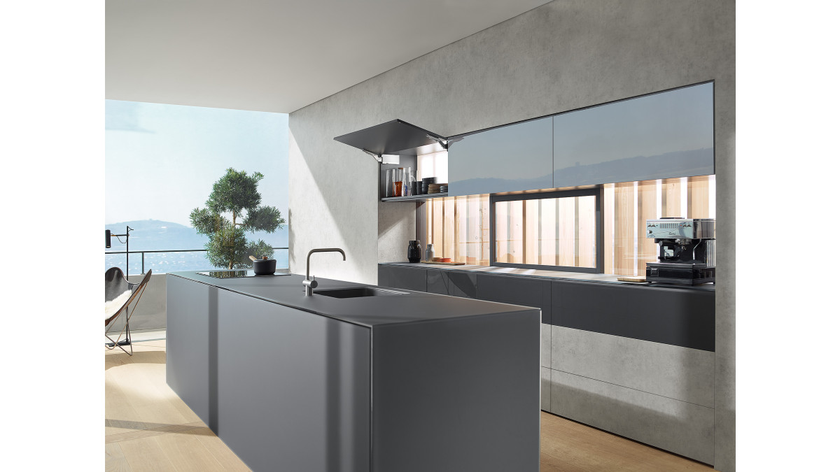 AVENTOS HK top kitchen2