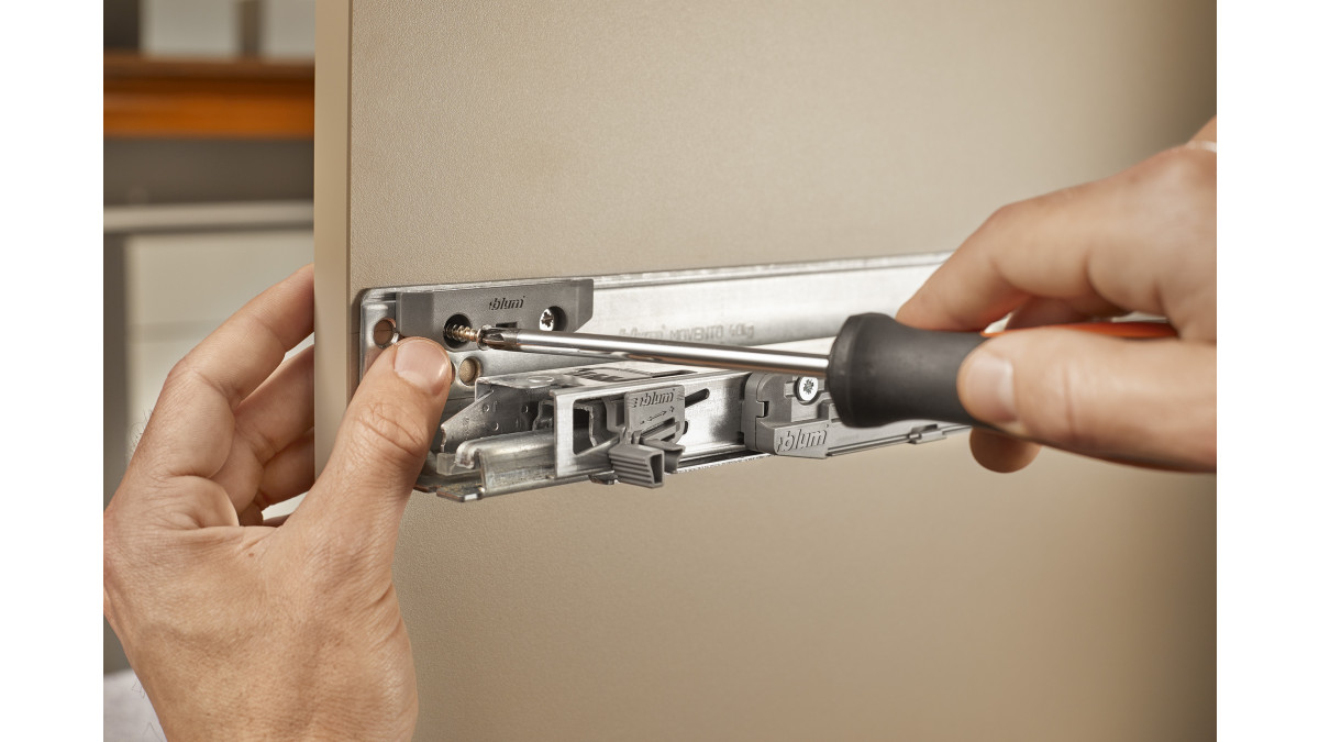 Blum MOVENTO Pull out shelf lock install instructions