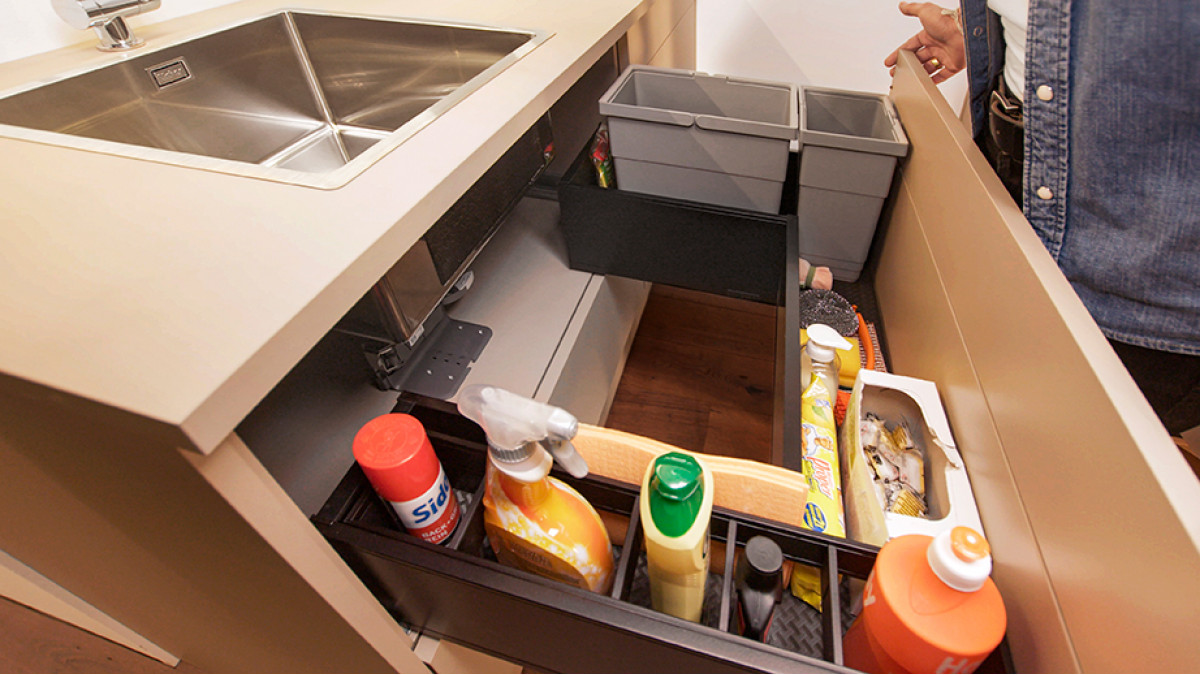 https://www.eboss.co.nz/assets/ProductImages/blum/moving-ideas-sink-drawer-with-LEGRABOX-tiny-home-3MB__PadWzEyMDAsNjc1LCJGRkZGRkYiLDBd.jpg