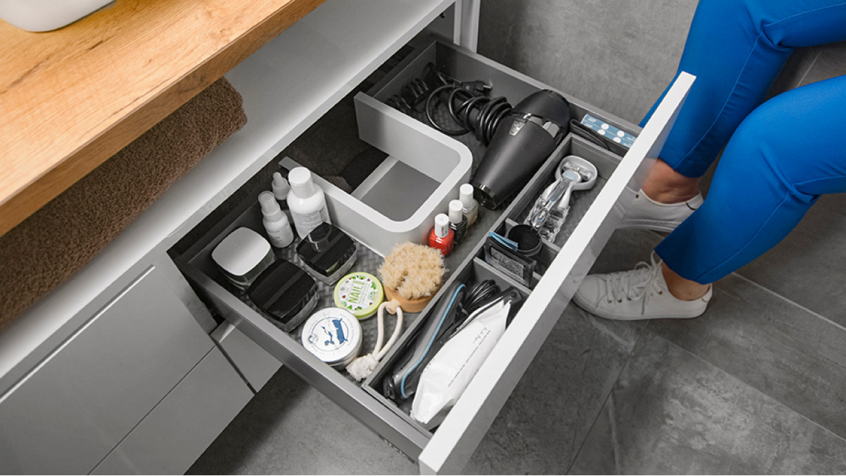 moving ideas sink drawer with LEGRABOX