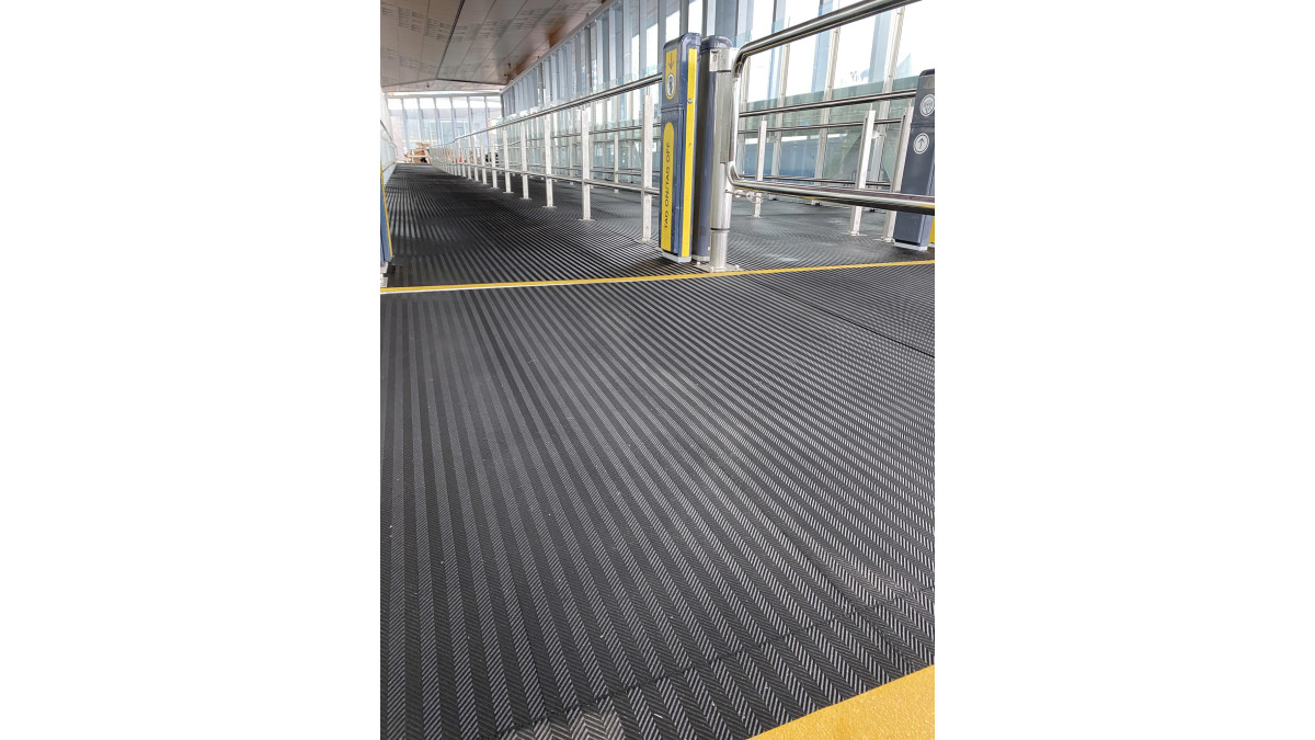 ed Herringbone Tile 2m x 1m