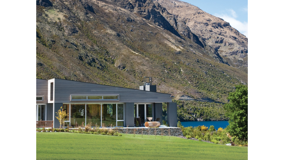 Residential ZInaCore House next to the lake Central Otago