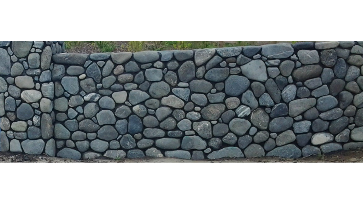Riverstone Wall   Black pointing