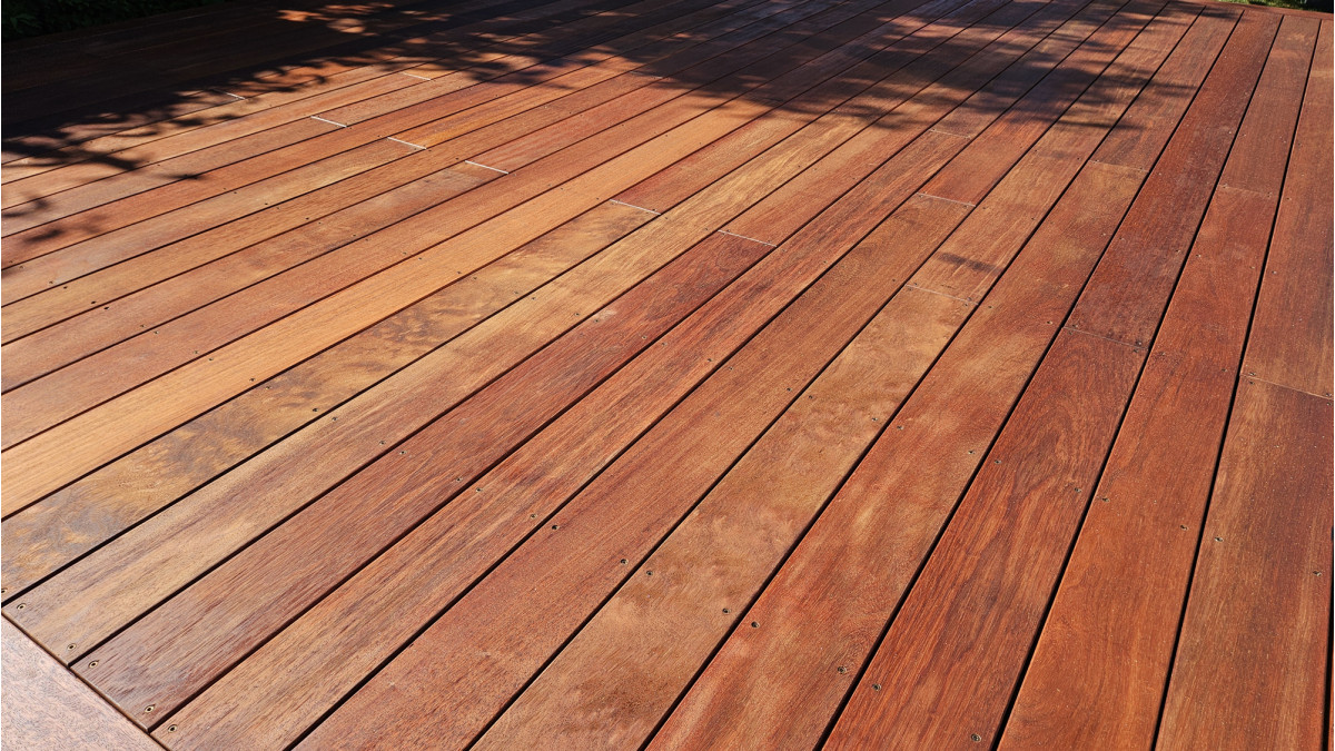 ed Kwila Deck   Kauri Gum (1st coat).