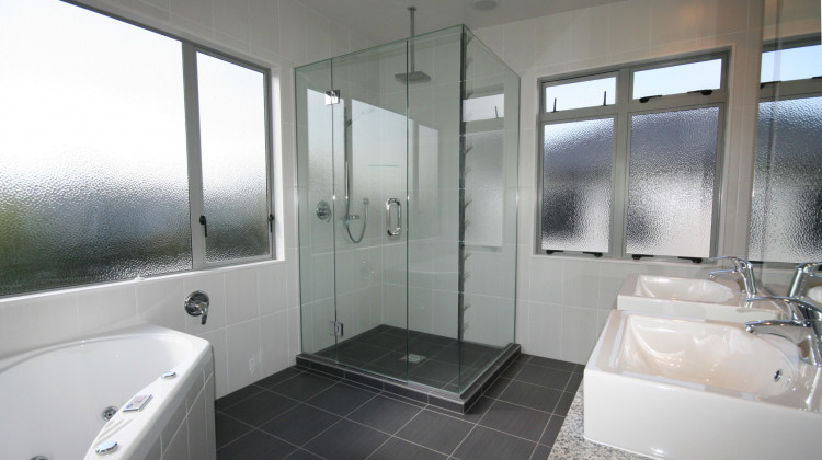 Shower Enclosures & Doors