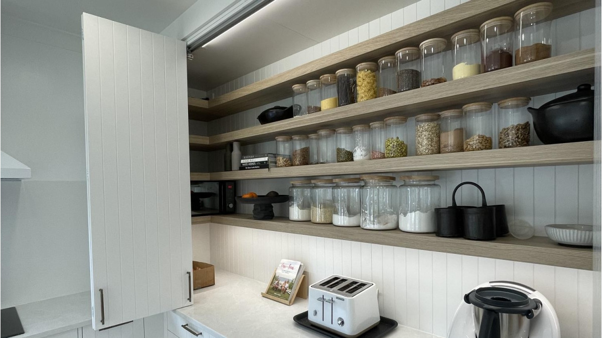 Cinetto Bifolds for Over Bench Kitchen Storage. Project by Huis Joinery OPEN