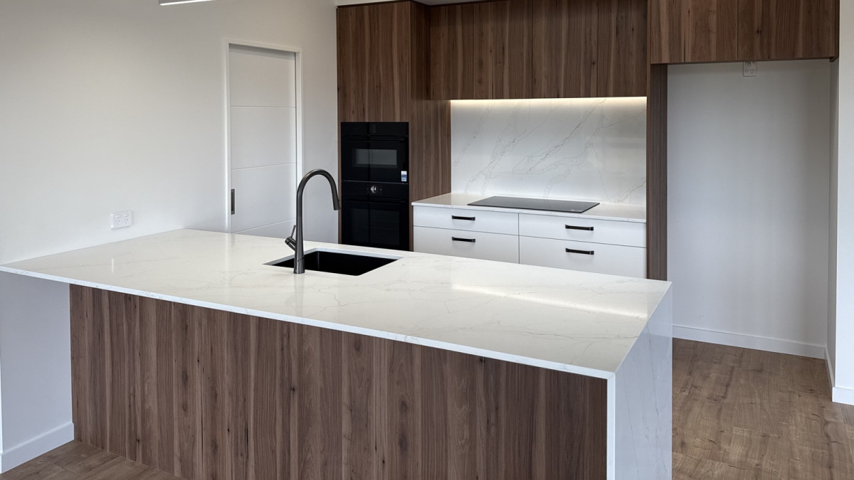 HE6B Pro LED Strip in a Project by Kitchens with Zest EBOSS 3