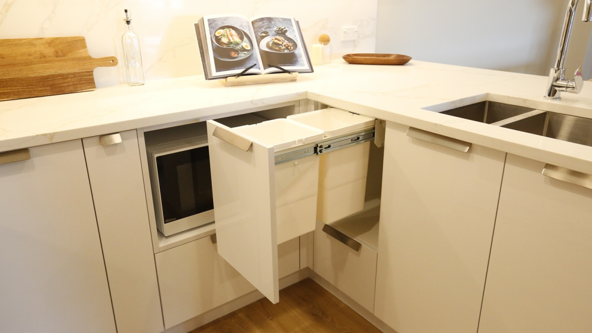 Tanova Simplex Kitchen Waste Bin for 300mm Cabinets. Project by Vikon Boxmakers.