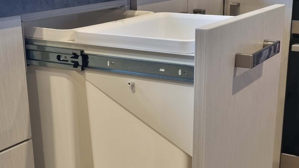 Tanova Simplex Kitchen Waste Bin for 350mm Cabinets. Project by Alpine Kitchens & Joinery