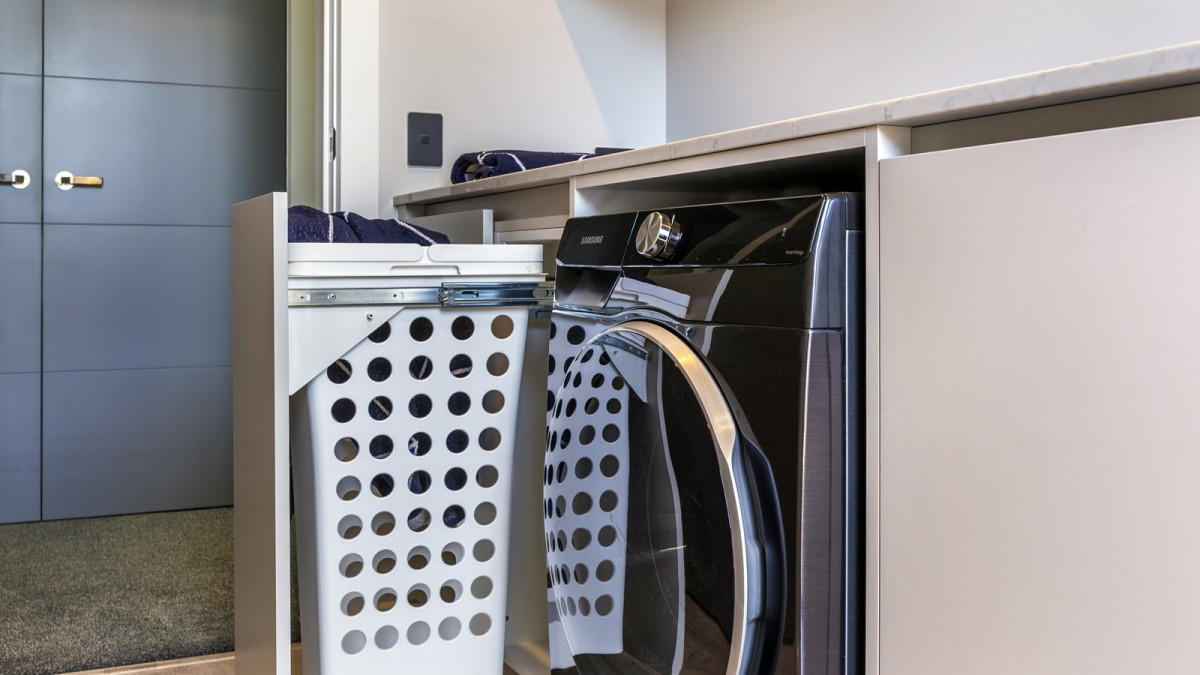 Tanova Simplex Laundry Hamper   Project by Amuri Kitchens   Photo Val Burns Photography