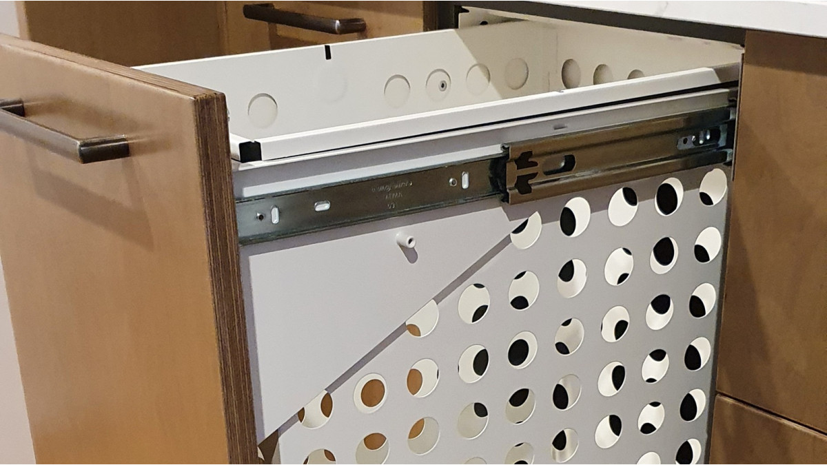 Tanova Simplex Laundry Hamper   Project by Dave Evans Building & Joinery