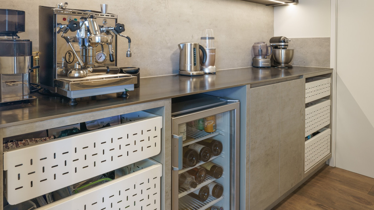 Tanova Ventilated Drawers for Sculleries Project by HBH Joinery Photo Simon Larkin Photography EBOSS