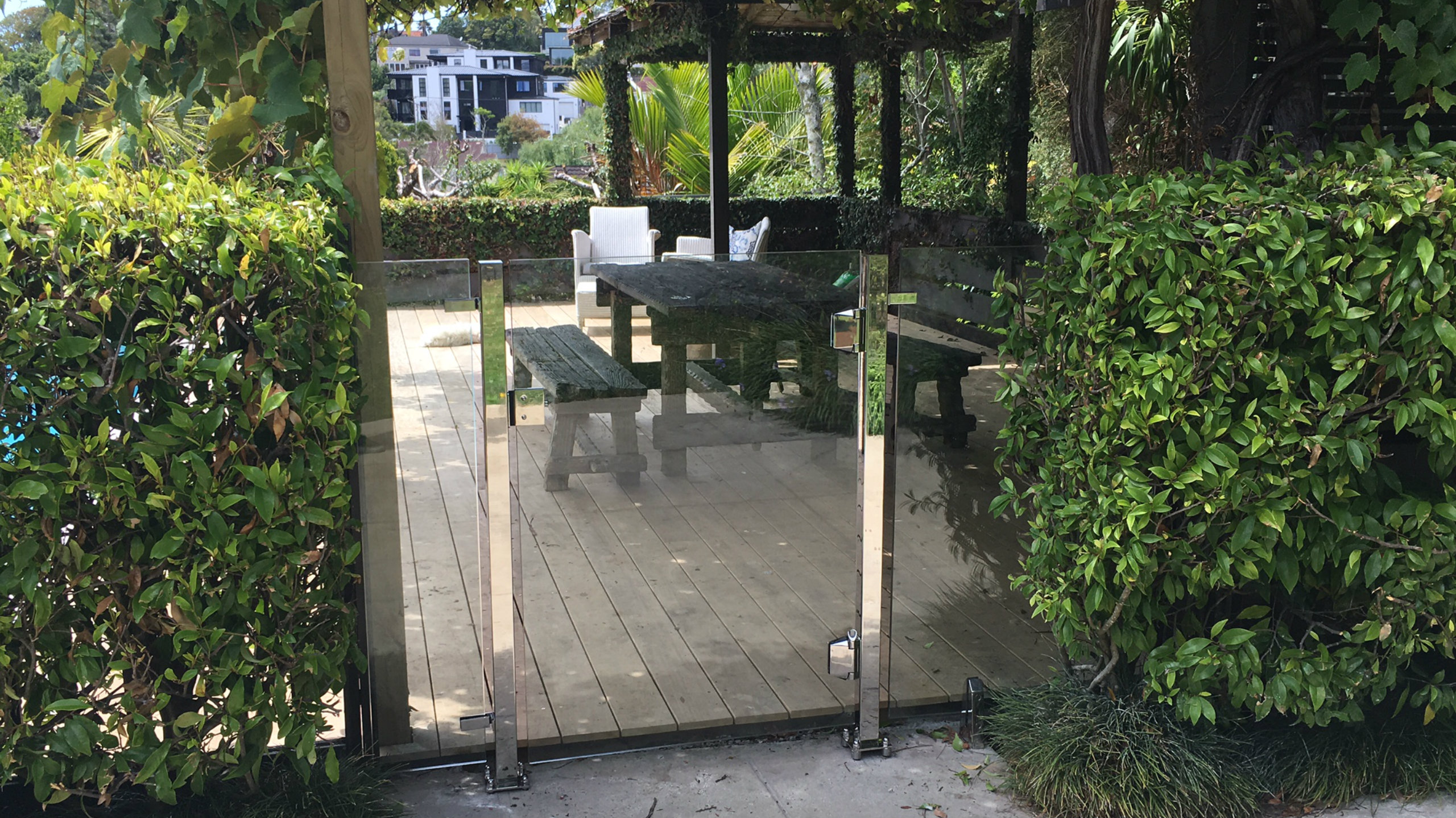 Hydraulic Pool Gate Hardware Polaris by Glass Vice Products EBOSS