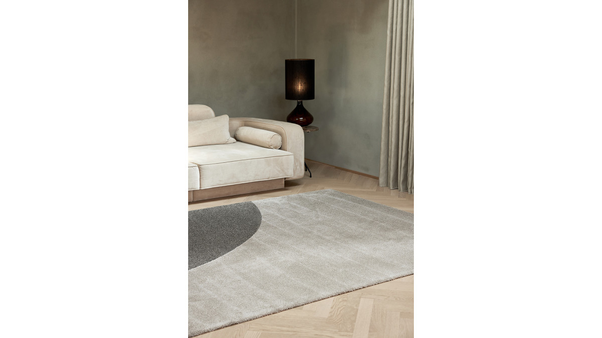 Fletco Bichon 120 260 Livingroom2 Camilla Area rug Interior design Rudnicki 12313 Lowres