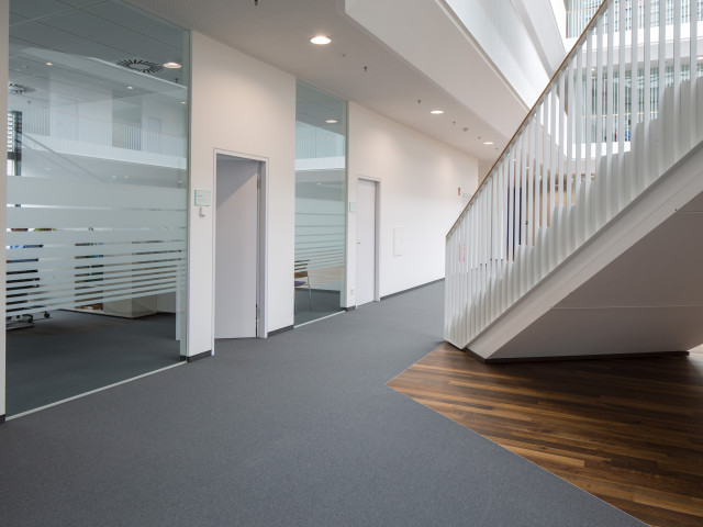 COM 1000 Broadloom and Carpet Tiles by Fletco Carpets