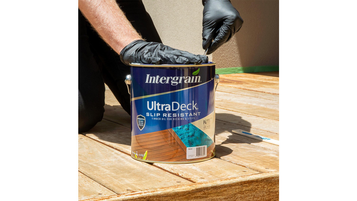 INFO 4 Intergrain UltraDeck Slip Resistant Decking Oil