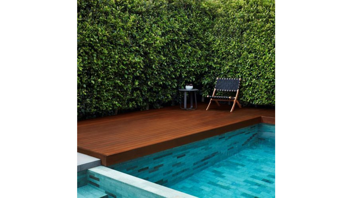 INFO 6 Intergrain UltraDeck Slip Resistant Decking Oil