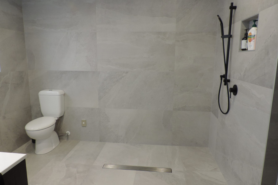 Jesani No.8 Shower Channel