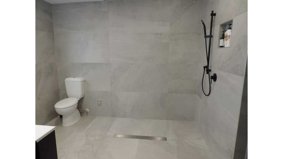 Jesani No.8 Shower Channel