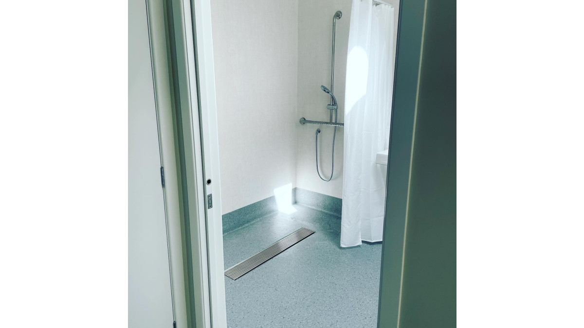 Jesani Vinyl Clamp Shower Channel