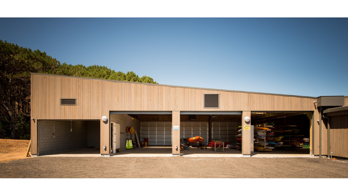 Muriwai Surf Club Jasmax Vertical shiplap cedar weatherboards 1 LR