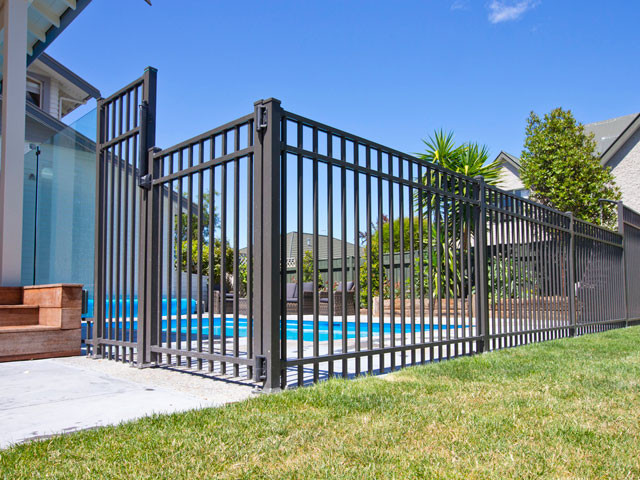 Contemporary Range — Fence and Gate Systems