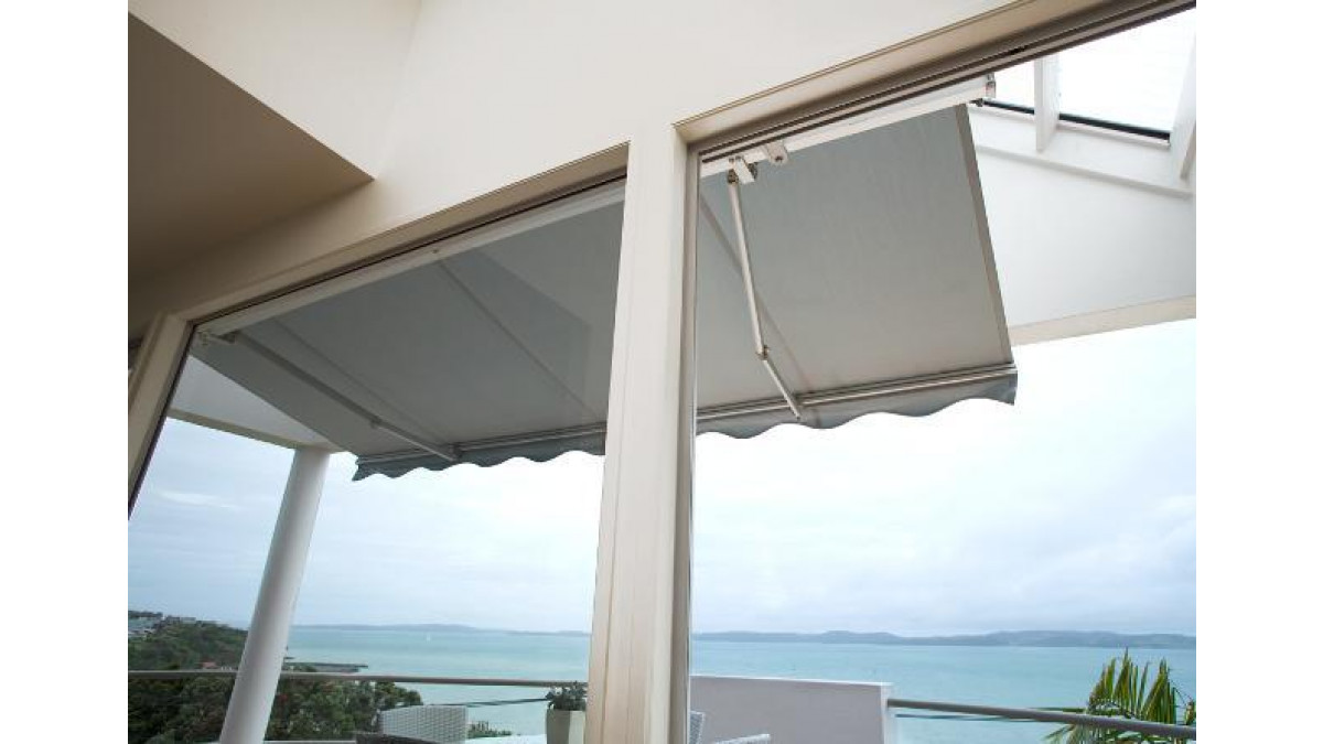 Deauville Folding Arm awning