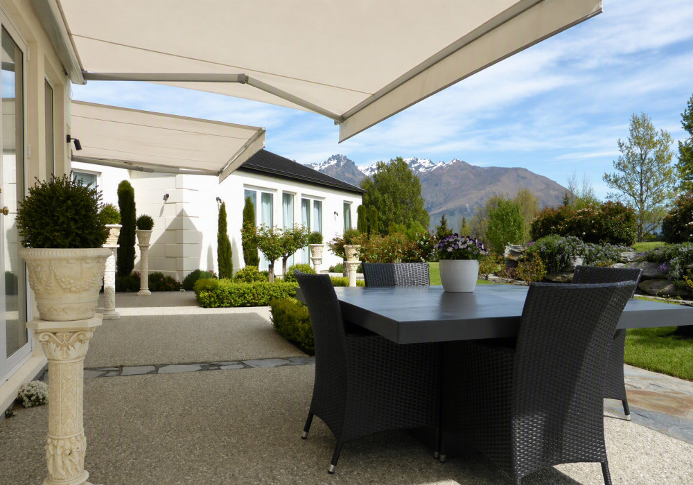 Folding Arm Cassette Awning — Felicia™