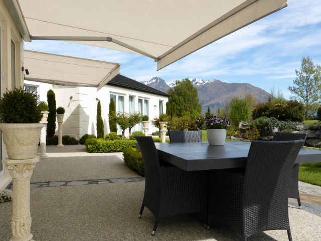 Folding Arm Cassette Awning — Felicia™