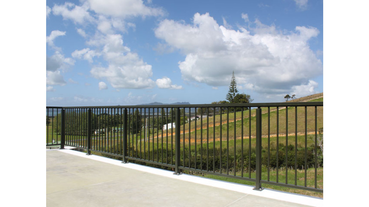 6 Edge baluster on beachside deck