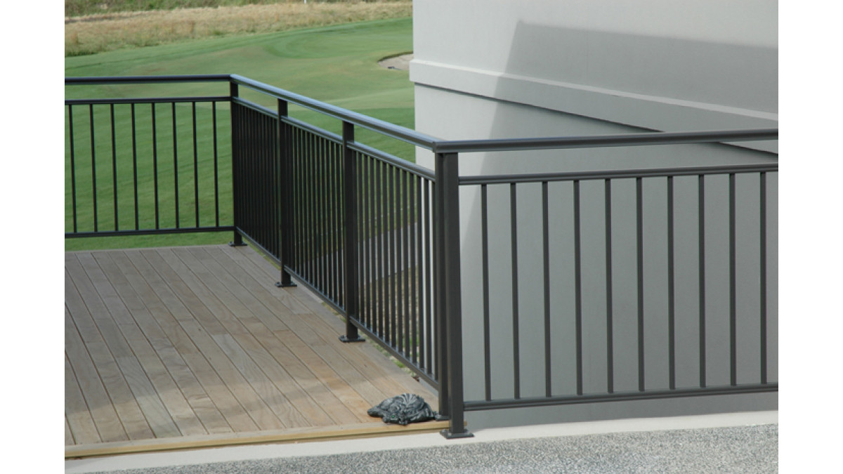 Viking Split rail baluster lr