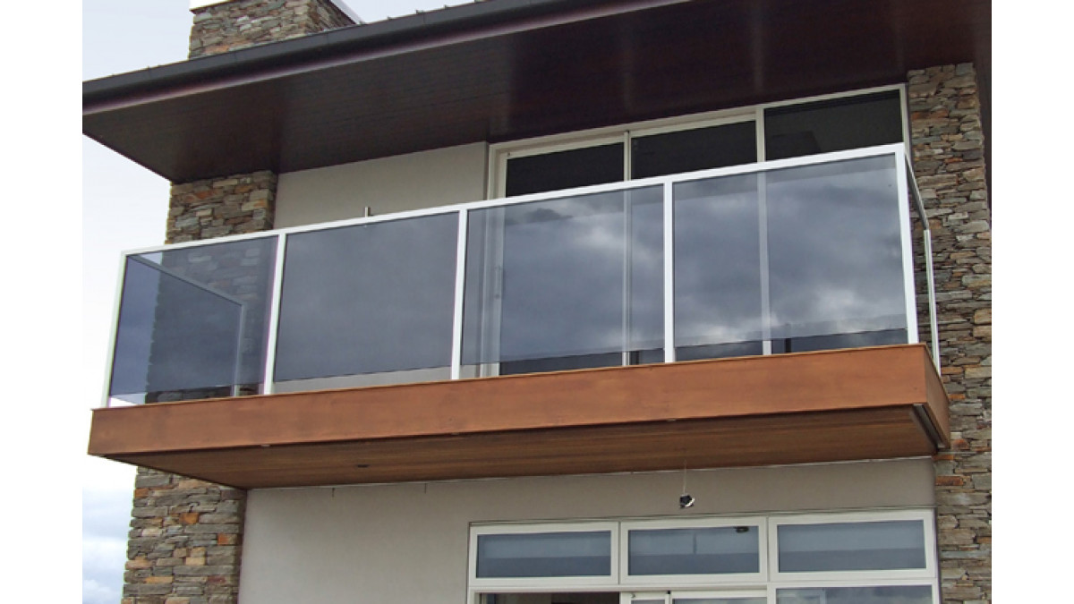 Viking semi frameless balustrade with handrail to comply with balustrade regulations 2016
