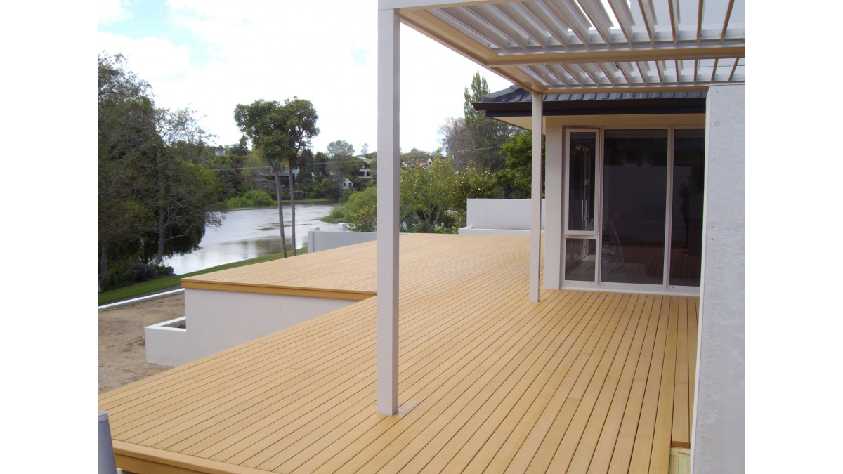 key deck amber pergola