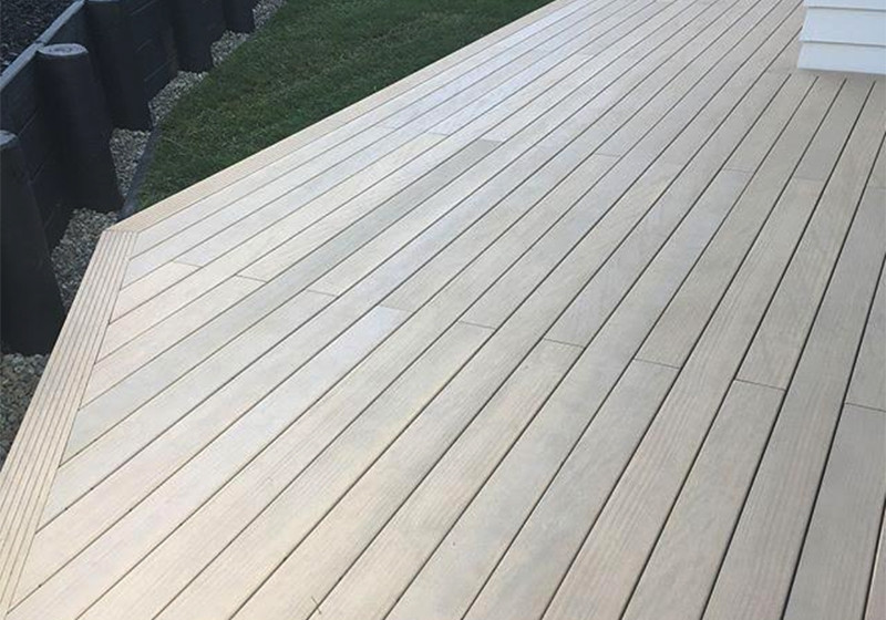 KeyDeck Quartersawn Decking Timber with Camo Edge Deck Fasteners