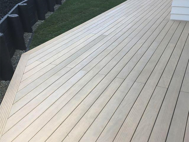 KeyDeck Quartersawn Decking Timber with Camo Edge Deck Fasteners