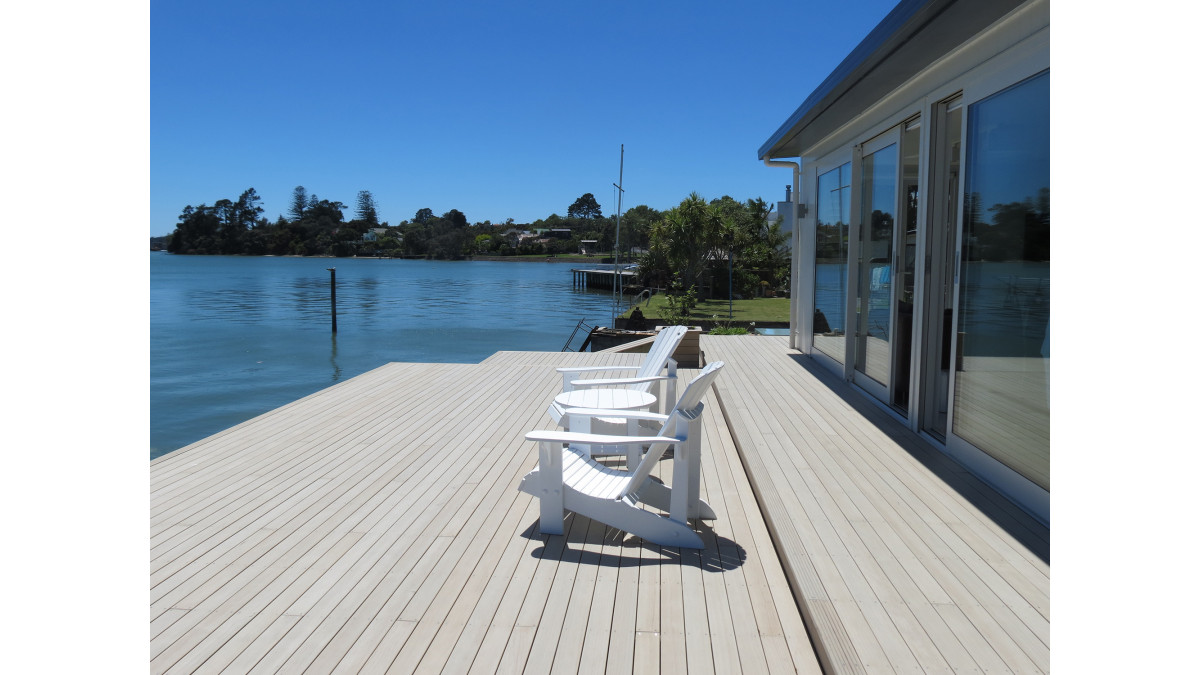 key deck chairs