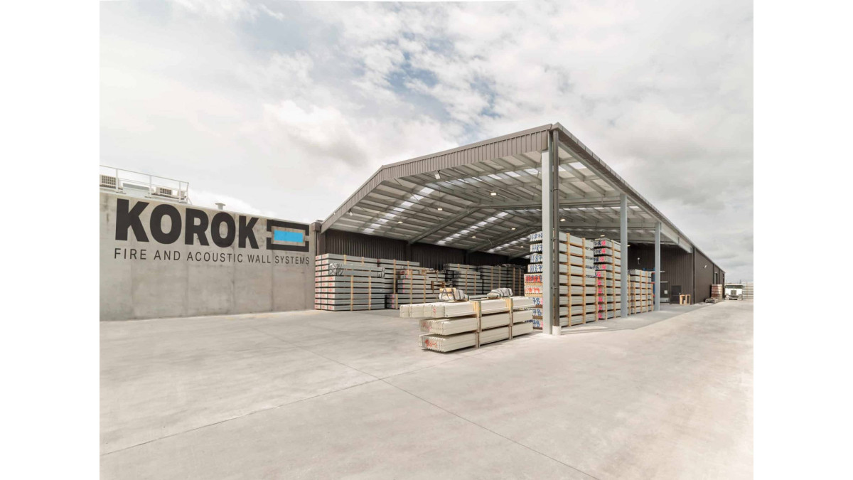 20191205 KOROK warehouse photos logo brand 2 scaled